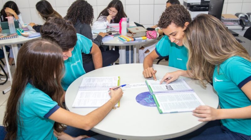 O Enem começa em casa: pais que transformam cuidado em confiança.