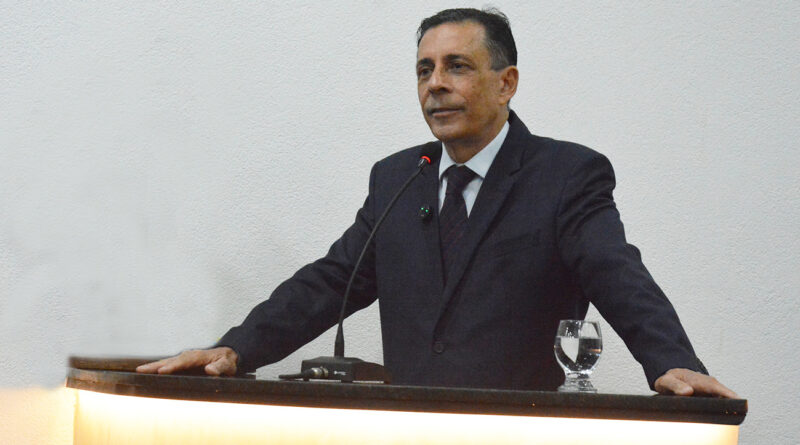 Sérgio Carneiro pede demissão da Secretaria de Mobilidade Urbana.