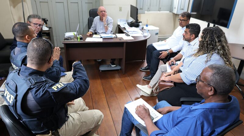 Prefeitura de Feira, DNIT e PRF discutem mobilidade urbana no Anel de Contorno.