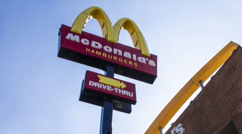 McDonald’s abre 420 vagas afirmativas para pessoas com deficiência ou neurodivergentes em todo o Brasil.