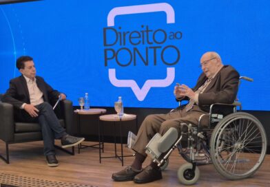 Professor e jurista Ives Gandra Martins foi homenageado na estreia do talk show jurídico “Direito ao Ponto” da EPD.