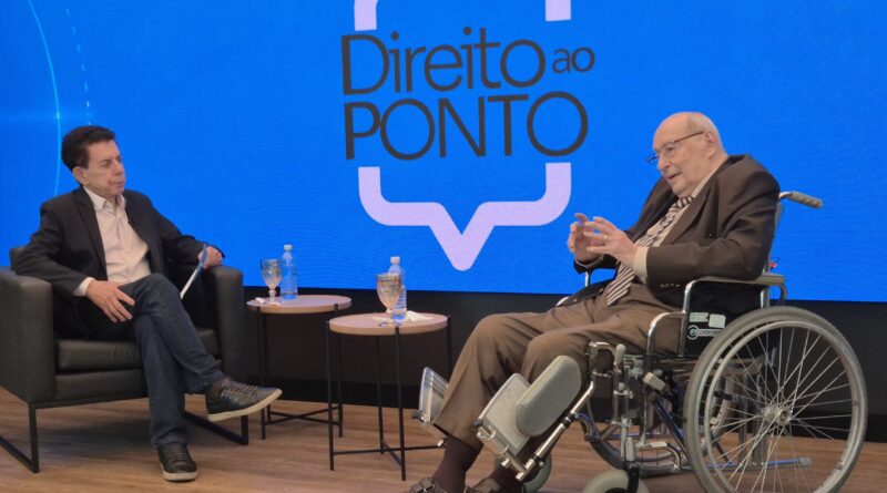 Professor e jurista Ives Gandra Martins foi homenageado na estreia do talk show jurídico “Direito ao Ponto” da EPD.