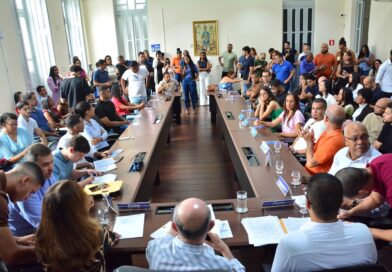 Prefeitura de Feira empossa 51 novos agentes de combate às endemias.