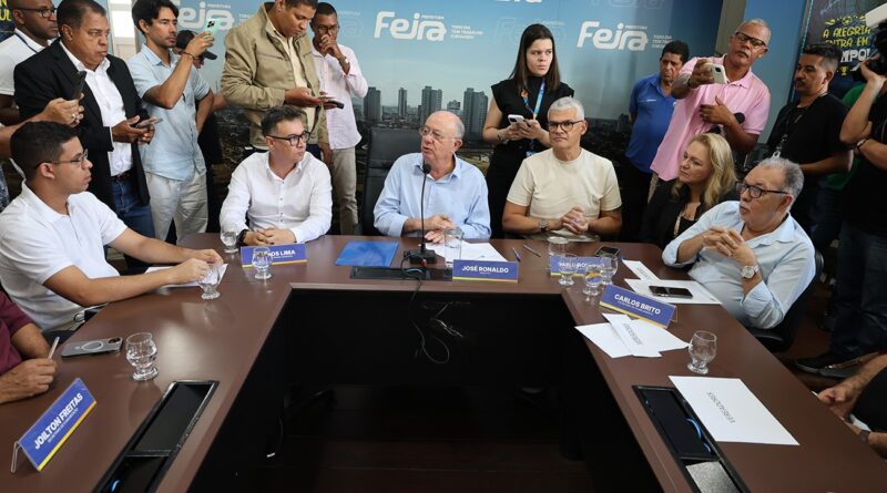 Prefeito José Ronaldo assina decreto para desapropriação de área onde será instalado novo Centro Administrativo.