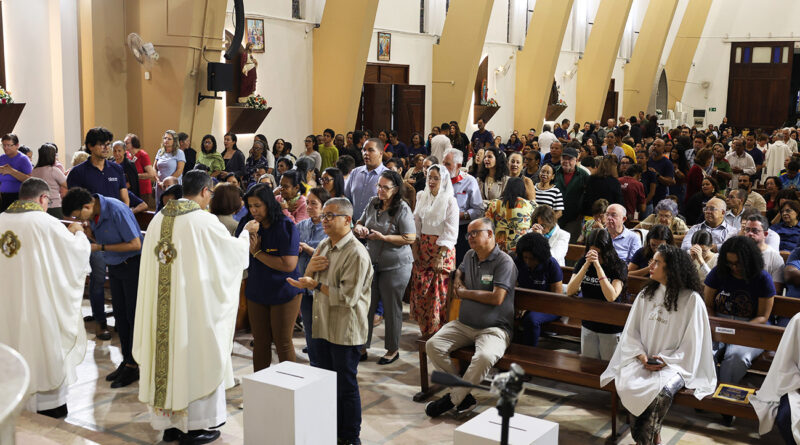 Trezena de Santo Antônio atrai centenas de fiéis ao Santuário de Santo Antônio.