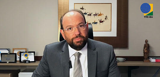 Presidente do TRE-BA reforça compromisso com ambiente de trabalho seguro e respeitoso em vídeo institucional.