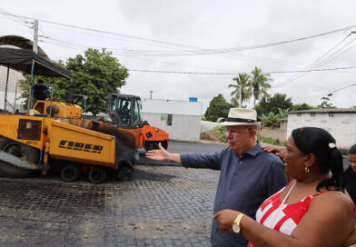 Pavimentação avança no Limoeiro e prepara entorno da praça para ampla requalificação Pavimentação avança no Limoeiro e prepara entorno da praça para ampla requalificação