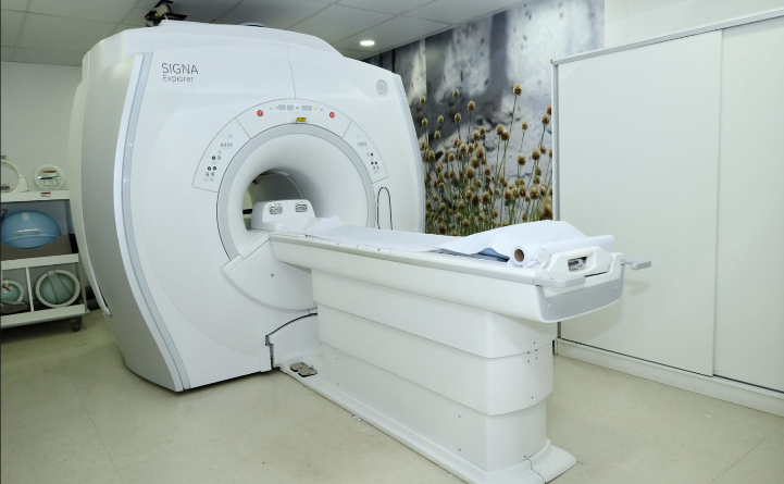 Inteligência Artificial torna exames de ressonância magnética mais rápidos e confortáveis
