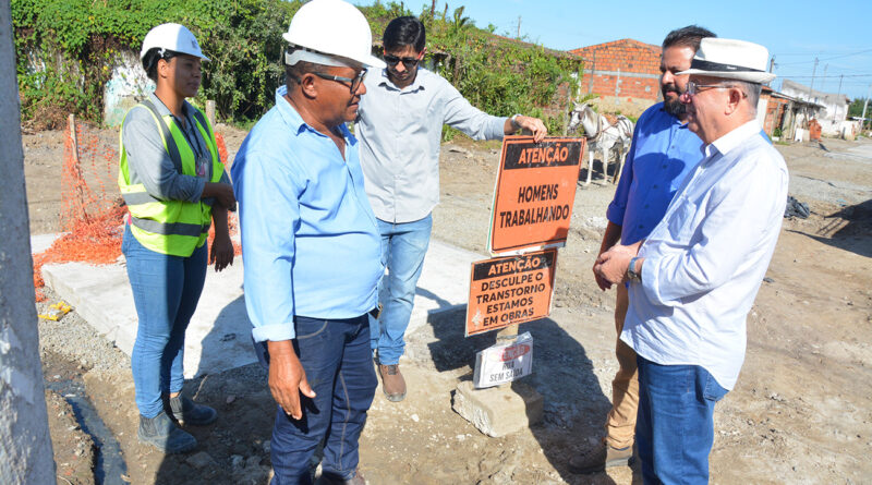 Obras de drenagem da lagoa Chico Maia avançam com instalação de aduelas
