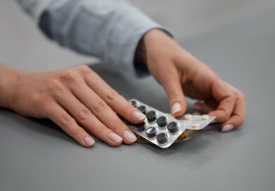 Automedicação: hábito presente na rotina dos brasileiros pode esconder perigos para a saúde