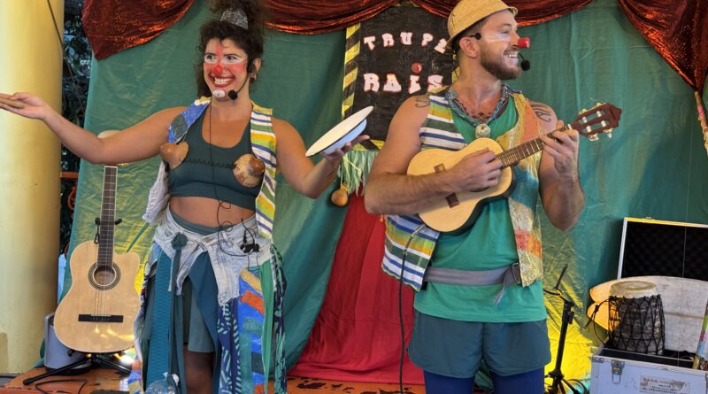 MÚSICA, CIRCO E DIVERSÃO NO PALCO DO DOMINGO TEM TEATRO!