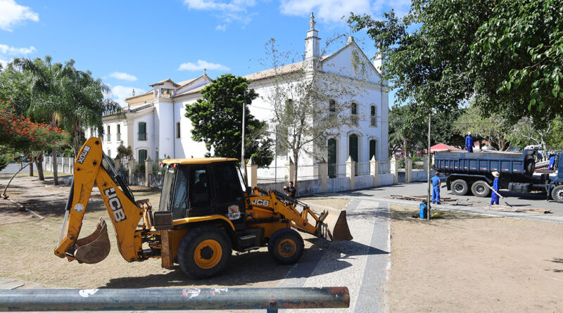 Começam obras de requalificação e urbanização da praça de São José