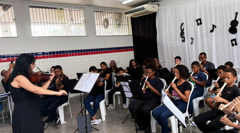 CRAS Baraúnas promove apresentação musical da Orquestra da Paz
