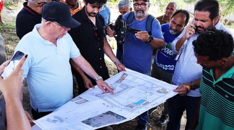 Começa construção de moderna praça do conjunto Homero Figueiredo