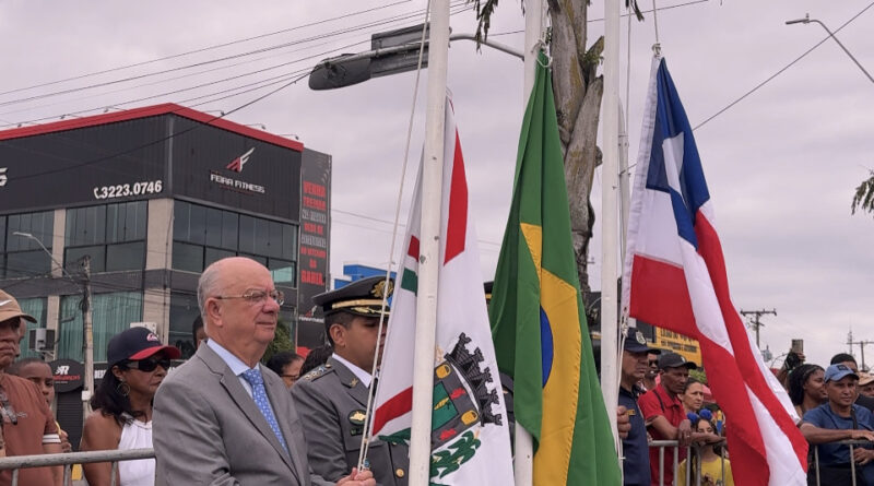 Tradição: milhares de feirenses vão à Presidente Dutra para comemorar a Independência do Brasil