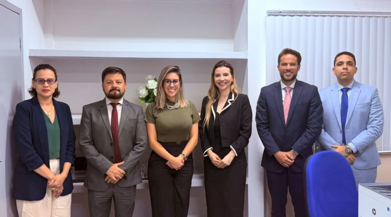 Diretoria da OAB Feira se reúne com Juiz titular da Vara Cível de Santo Estêvão