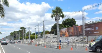 Feira de Santana inicia montagem de camarotes e entra no clima da Micareta 2026